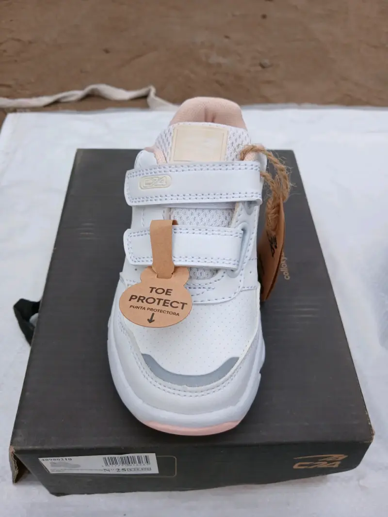 Zapatillas blancas deportivas para niños - 2