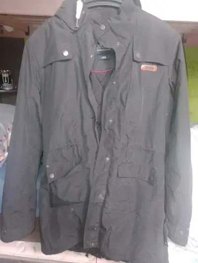Chaqueta negra de invierno - miniatura 1