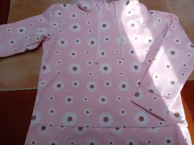 Polerón rosa con margaritas - miniatura 2