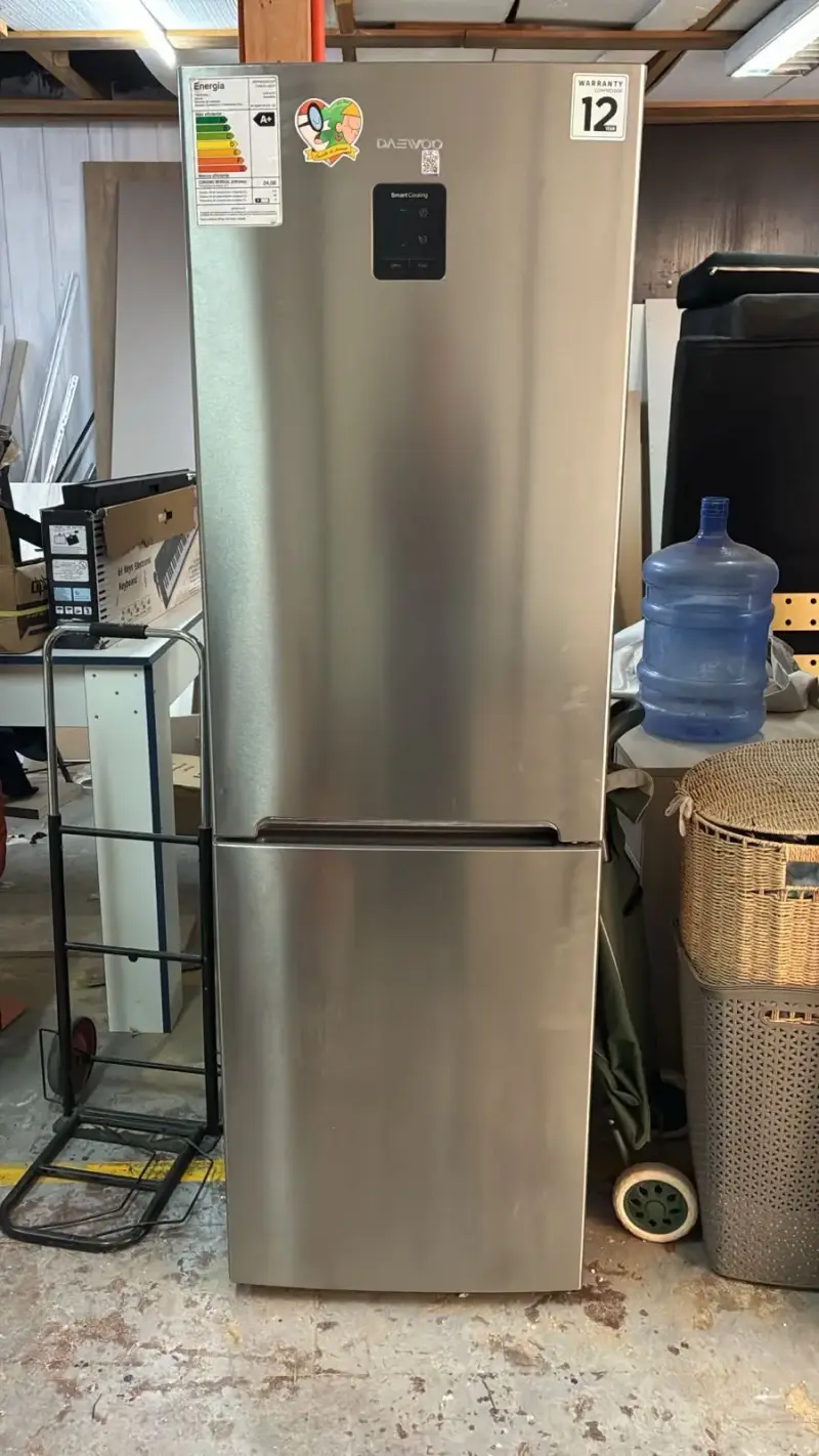 Refrigerador Daewoo plateado - 1
