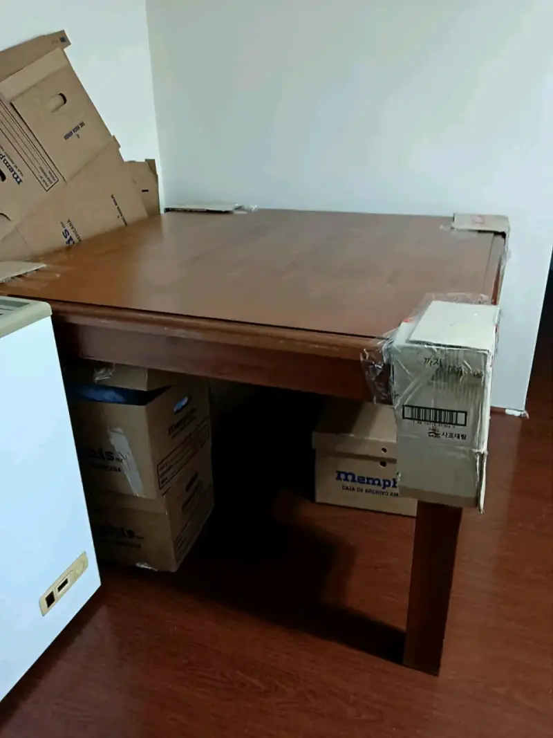 Mesa de comedor 8P. Sin sillas. - 2
