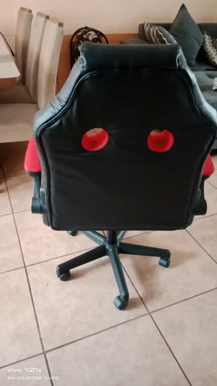 Silla gamer negra y roja - 3