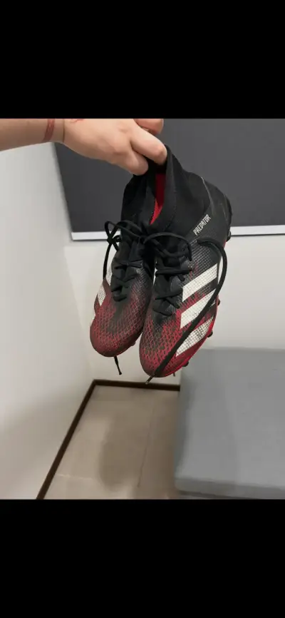 Zapatos de fútbol Adidas - miniatura 1