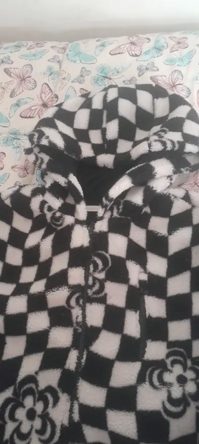 Chaqueta polar ajedrez blanco y negro - miniatura 1