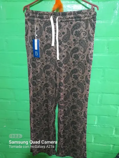 Pantalones estampados beige y negro - miniatura 3