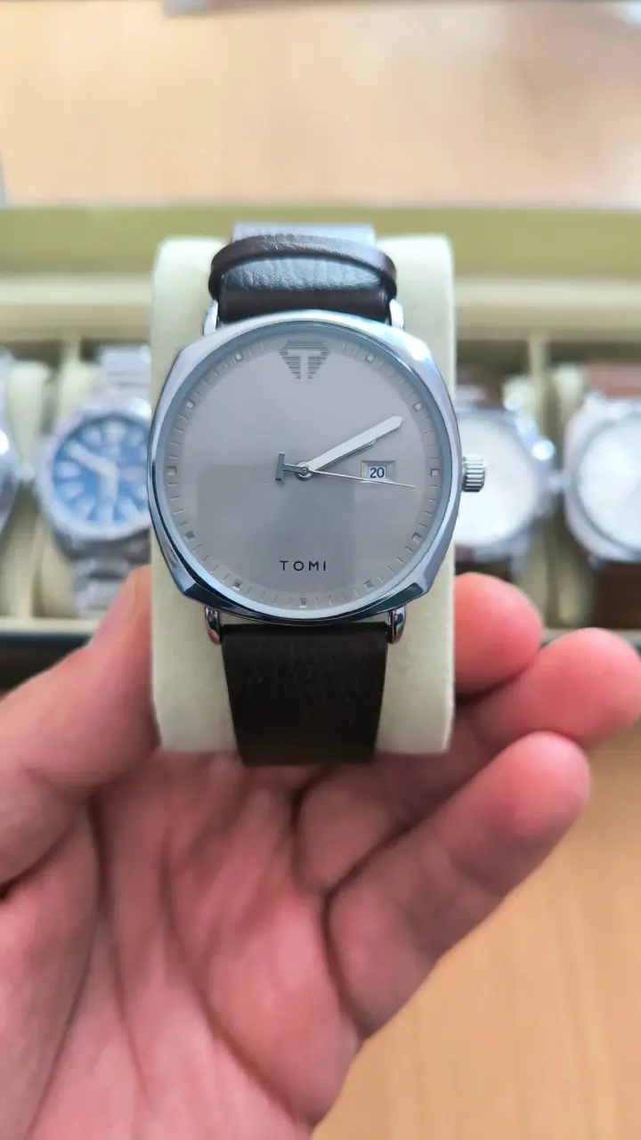 Reloj clásico TOMI cuero marrón