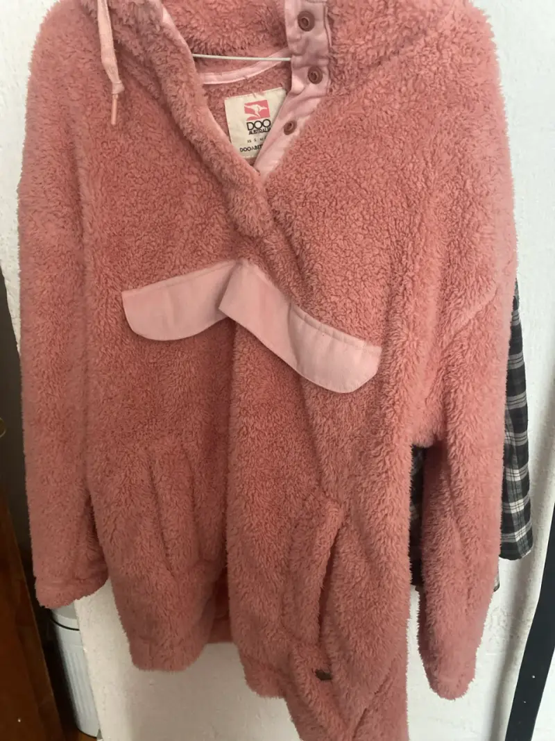 Polerón rosado de felpa
