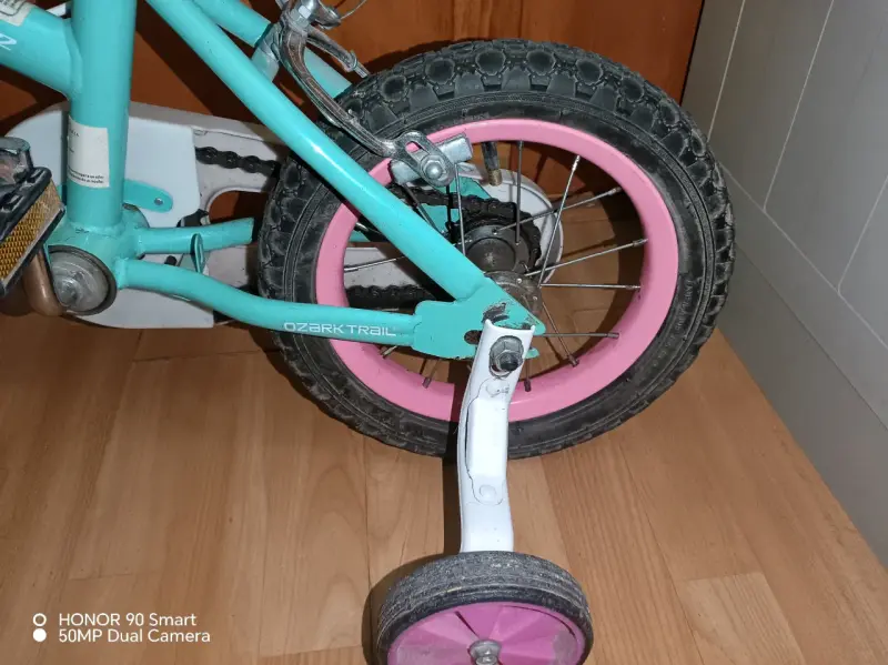Bicicleta infantil con ruedas auxiliares - 1