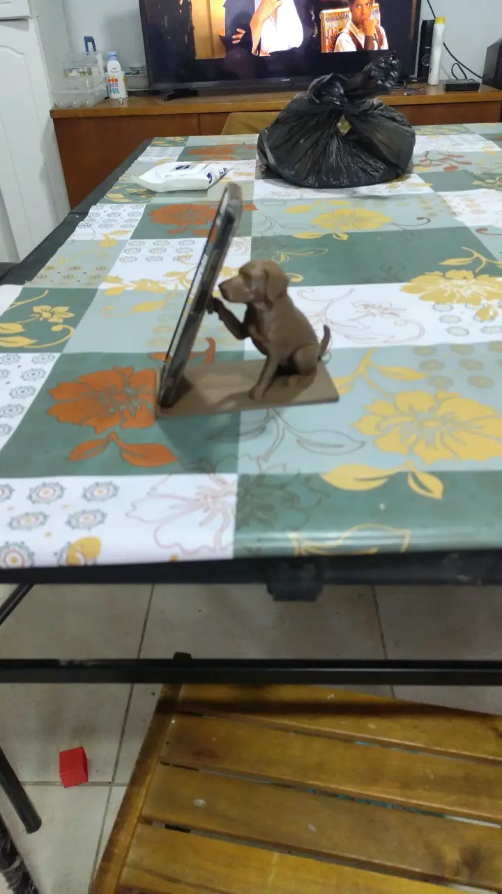 Soporte celular/tablet decorativa perro marrón 3d - 2
