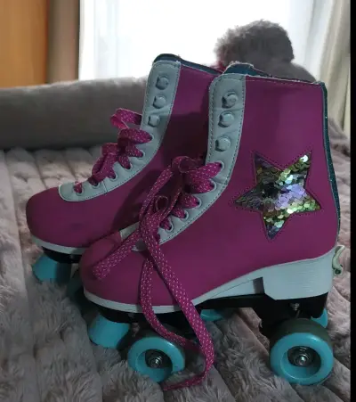 Patines rosados con lentejuelas - miniatura 1