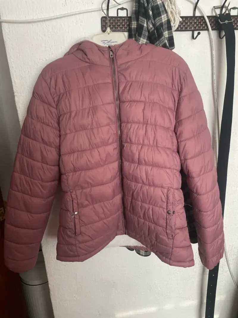 Chaqueta rosada acolchada