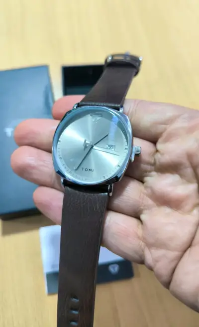 Reloj clásico TOMI cuero marrón - miniatura 2