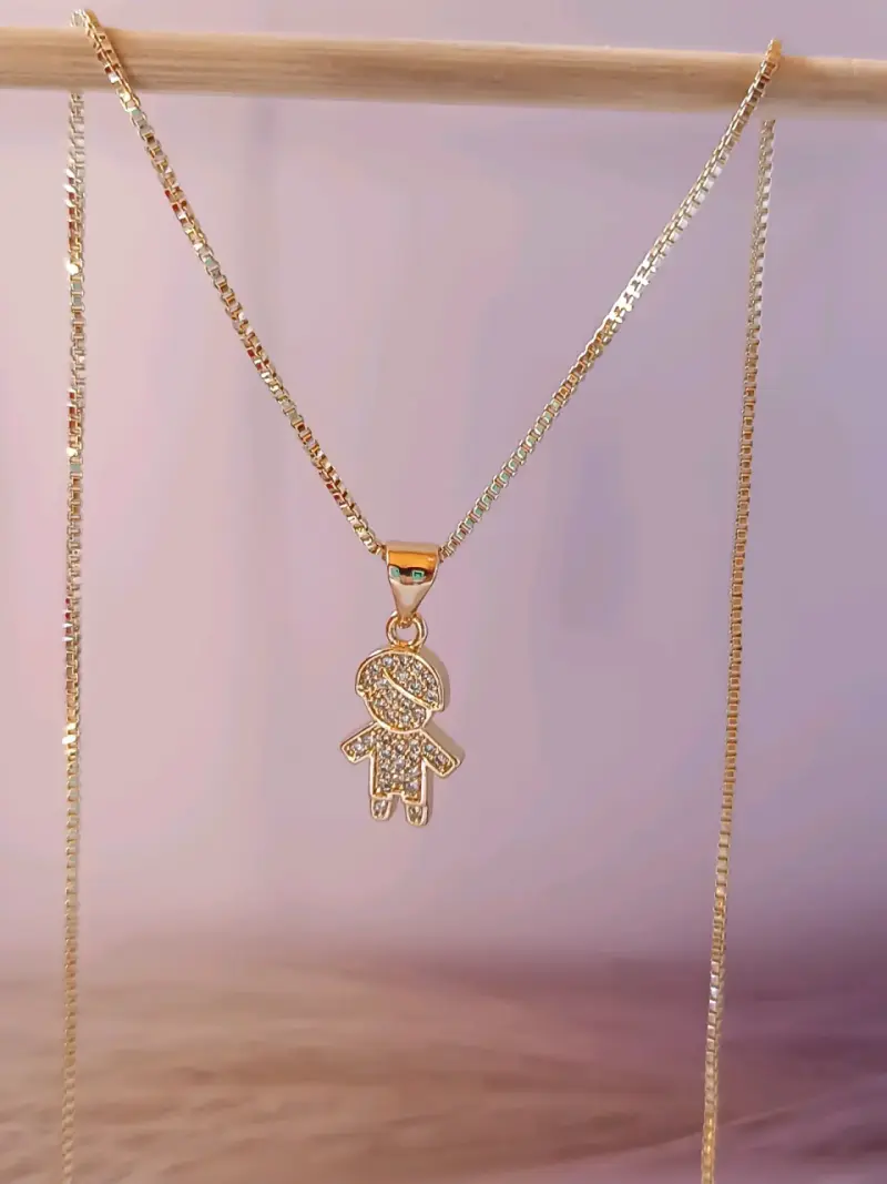 Collar de cadena dorada con dije niño - 2