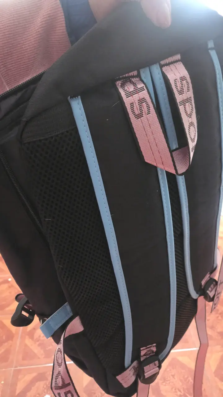 Mochila negra Stitch - 3
