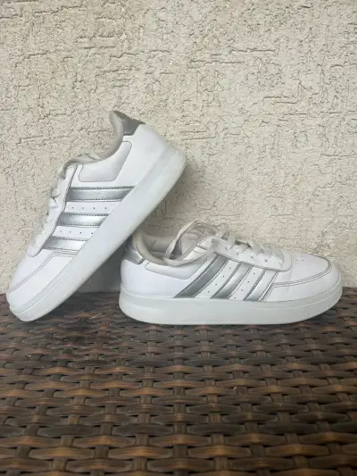 Zapatillas blancas Adidas clásicas - miniatura 2