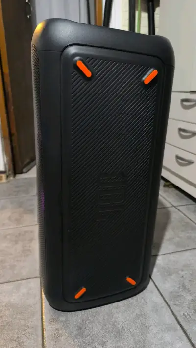 Parlante JBL grande - miniatura 2