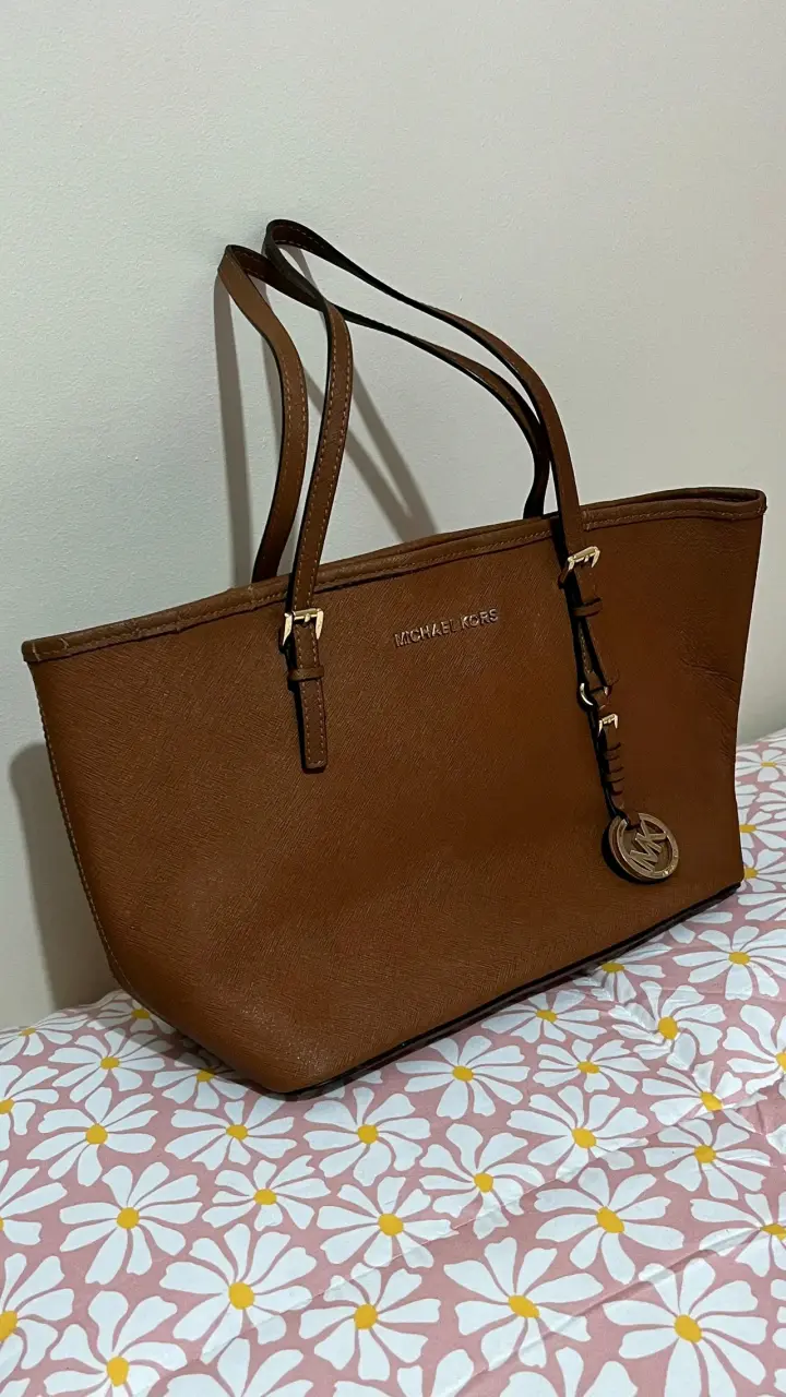 Cartera dorada con brillo - 6