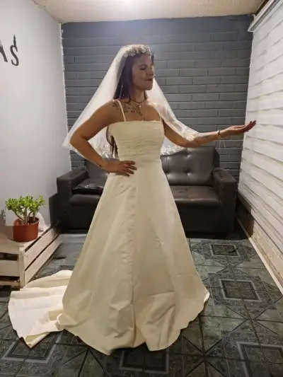 Vestido de novia elegante talla 40 + velo + corona - miniatura 2