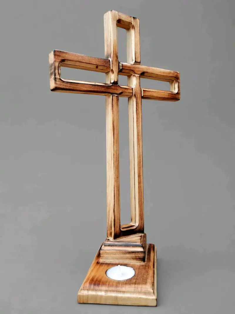 Cruz decorativa de madera