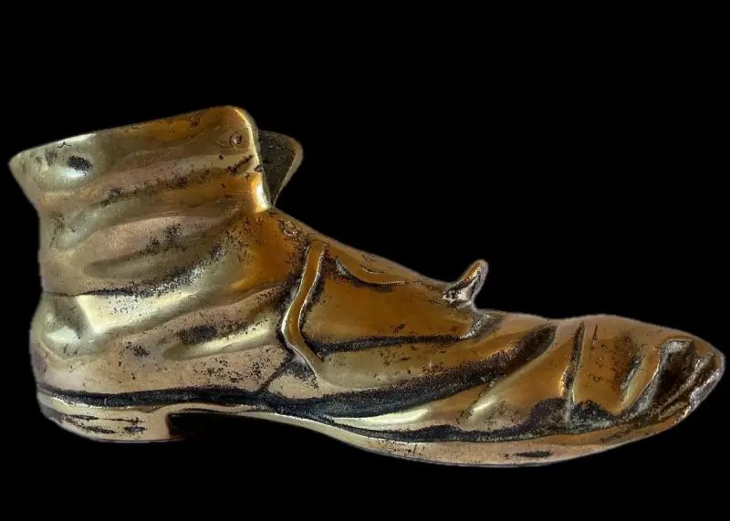 Escultura zapato en bronce - 2