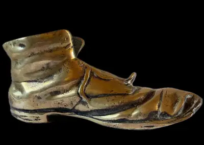 Escultura zapato en bronce - miniatura 2