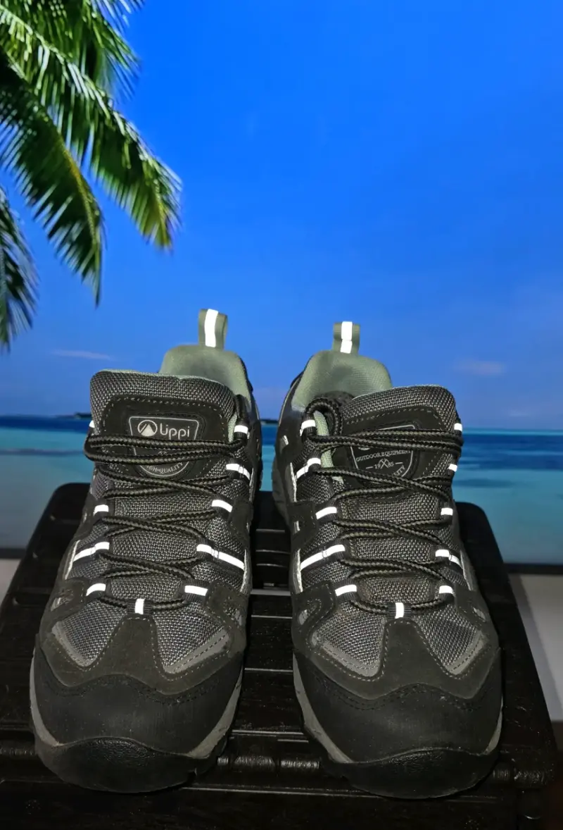 Zapatillas outdoor negras Upp - 1