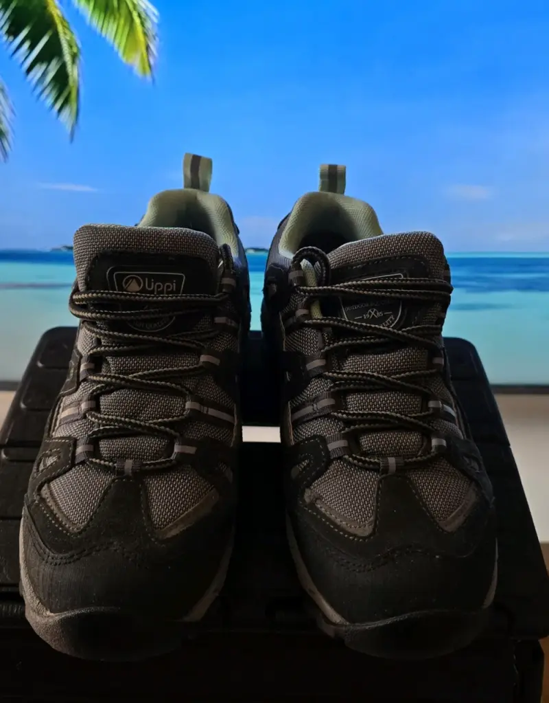 Zapatillas outdoor negras Upp - 2
