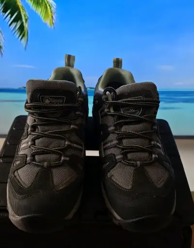 Zapatillas outdoor negras Upp - miniatura 2