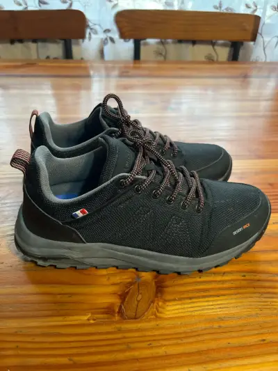 Zapatillas de trekking negras marca Michelin - miniatura 1