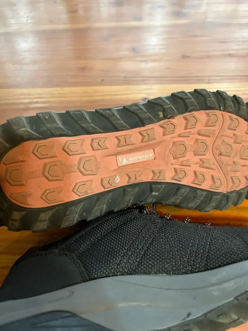 Zapatillas de trekking negras marca Michelin - 5