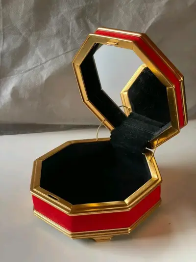 Cajita joyero octagonal rojo y dorado - miniatura 1