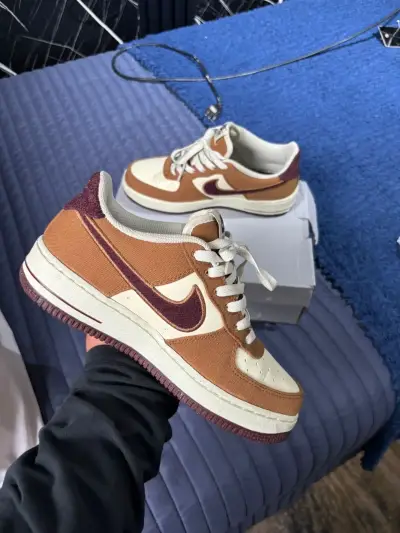 Zapatillas Nike Air Force marrón - miniatura 3