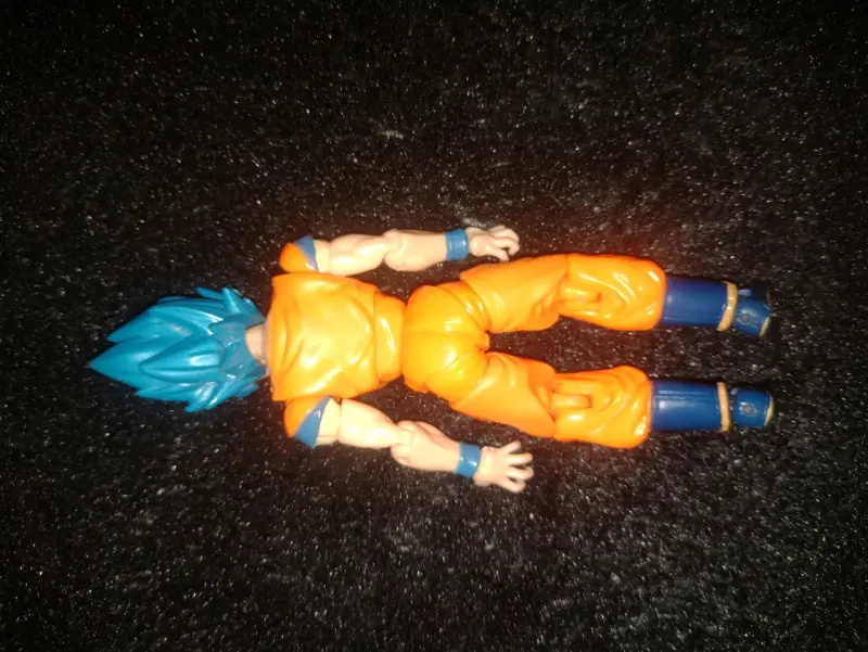 Figura articulada Goku Super Saiyan blue - 3
