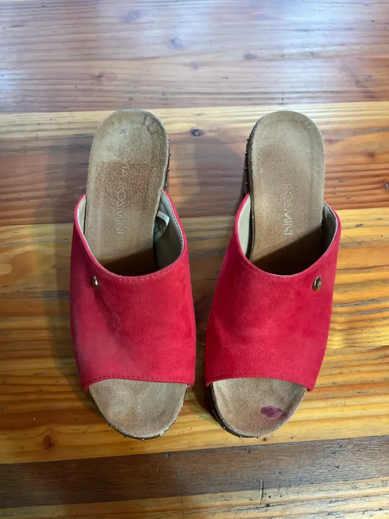 Sandalias rojas de tacón alto - 2