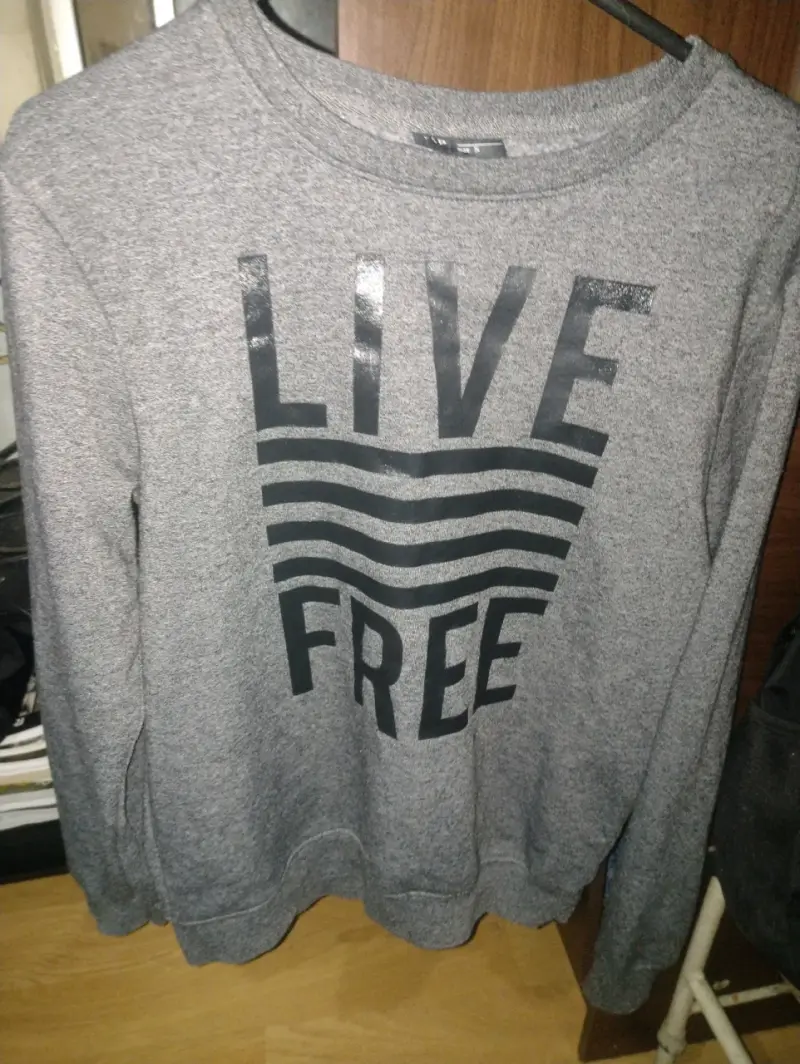 Polerón gris 'Live Free' - 1