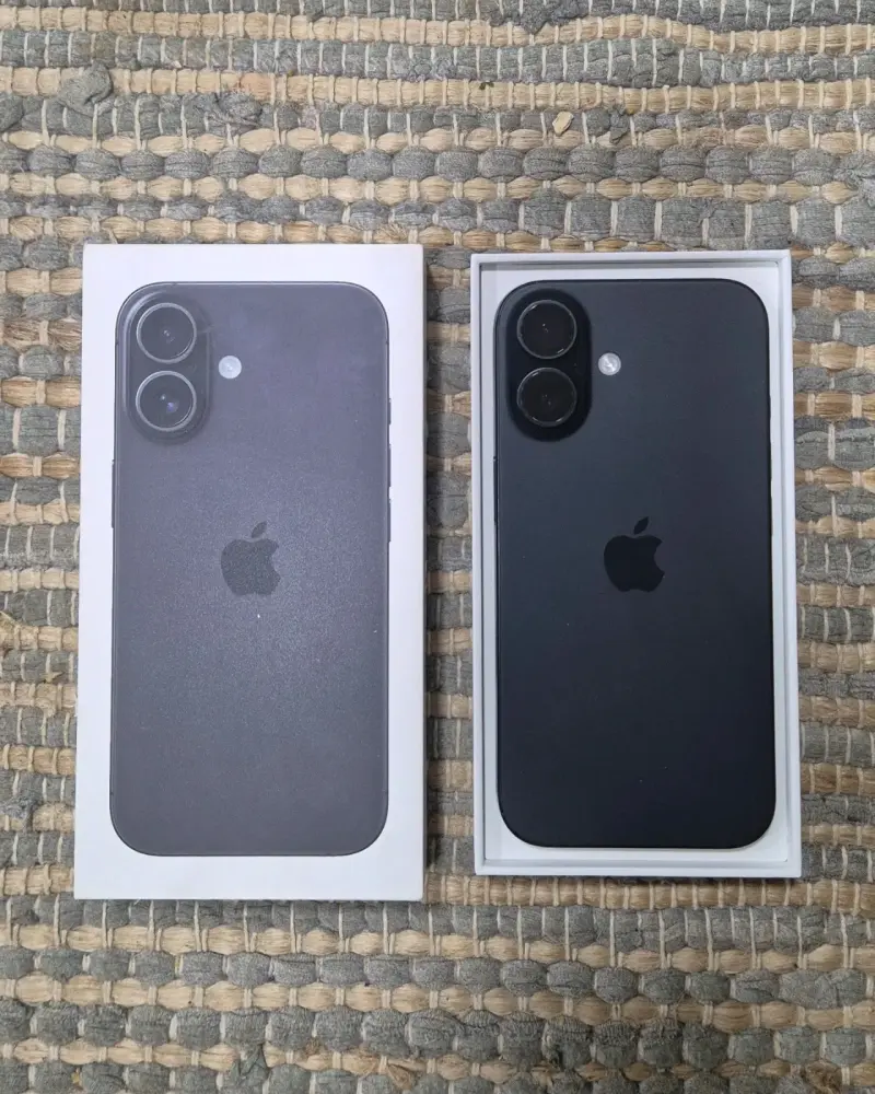 iPhone 16 black - 1