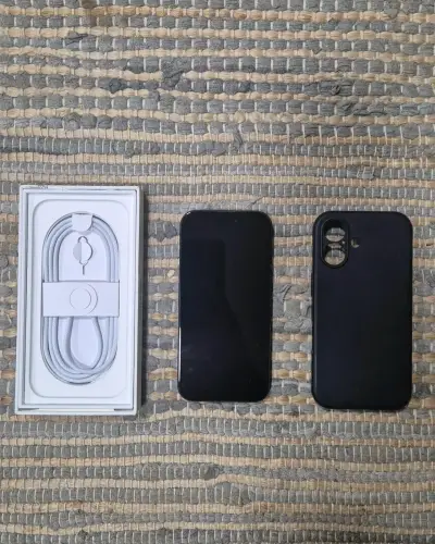 iPhone 16 black - miniatura 2