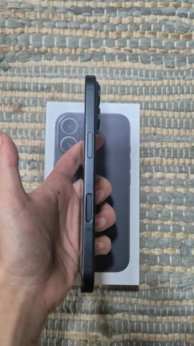 iPhone 16 black - miniatura 5