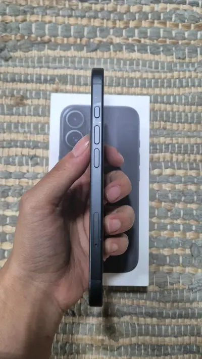iPhone 16 black - miniatura 6