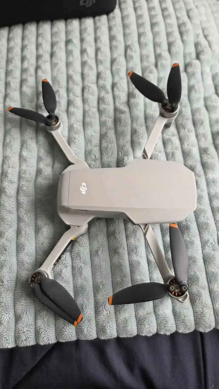 Drone DJI mini 2 con accesorios completos. - 3