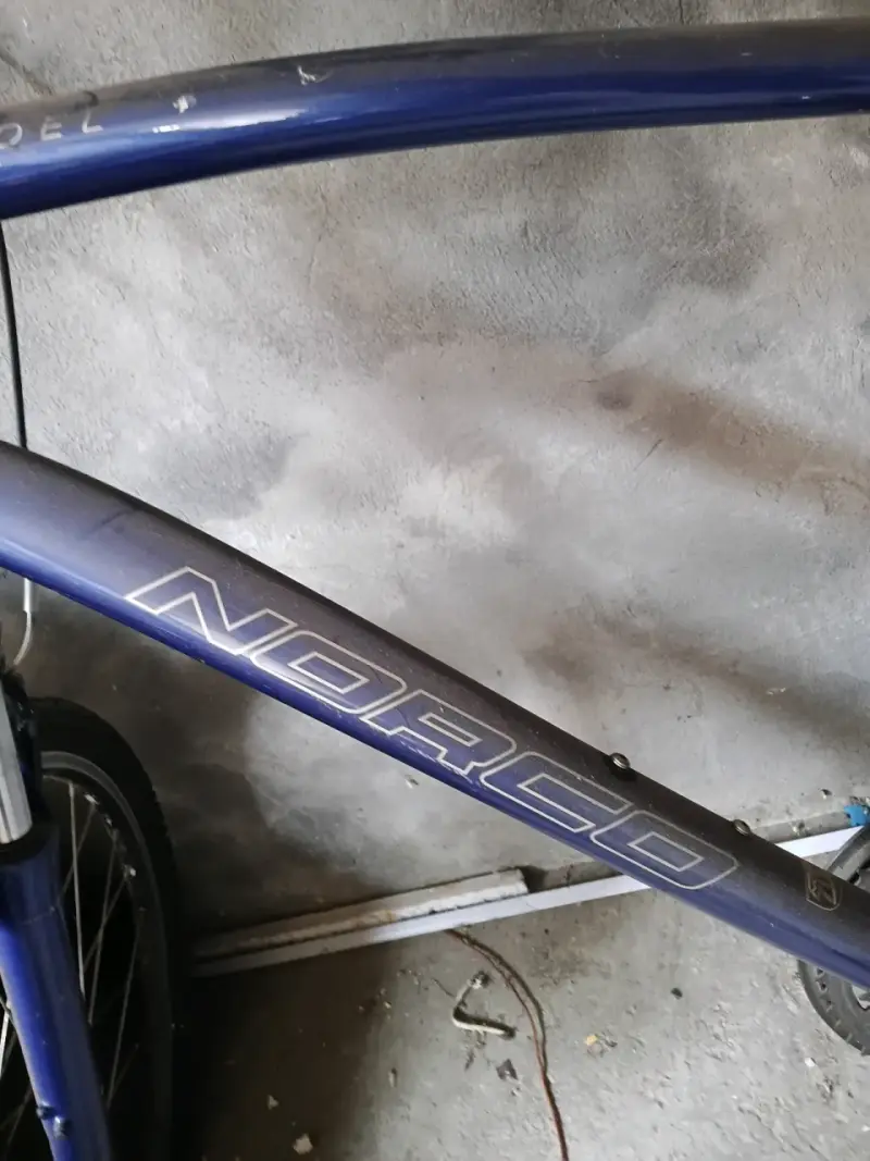 Bicicleta montaña azul usada - 2