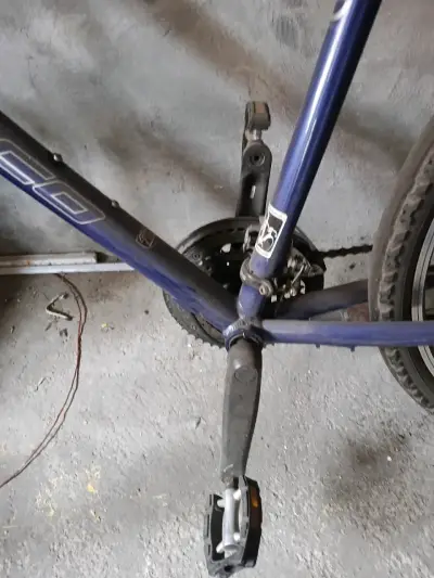 Bicicleta montaña azul usada - miniatura 3