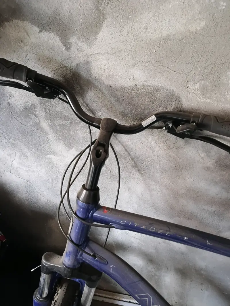 Bicicleta montaña azul usada - 4