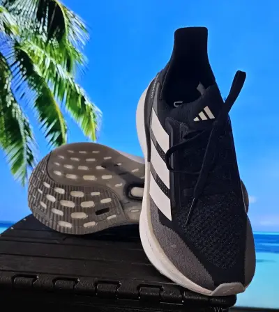 Zapatillas deportivas negras con blanco - miniatura 4