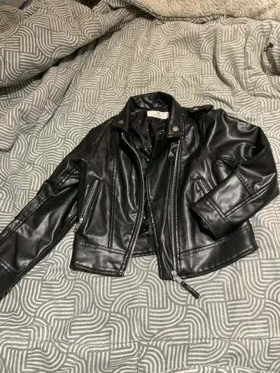 Chaqueta de cuero negra - miniatura 1
