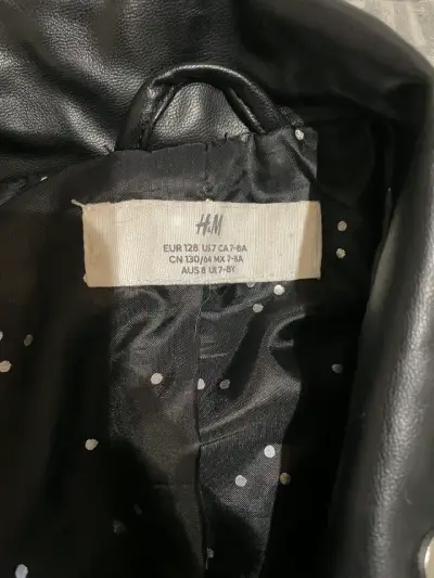 Chaqueta de cuero negra - miniatura 2