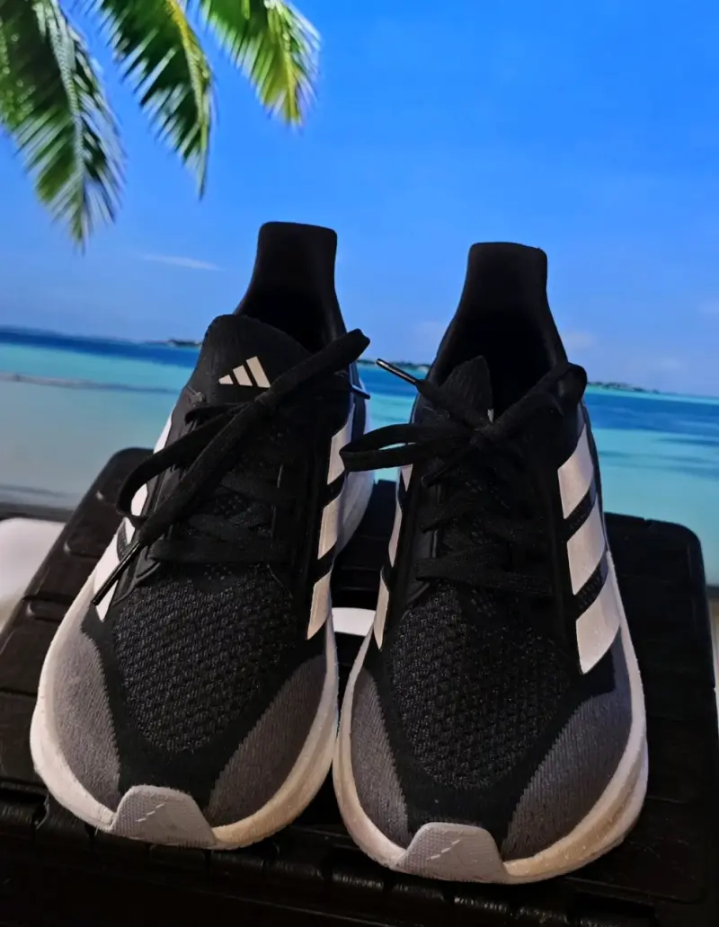 Zapatillas deportivas negras con blanco - 5