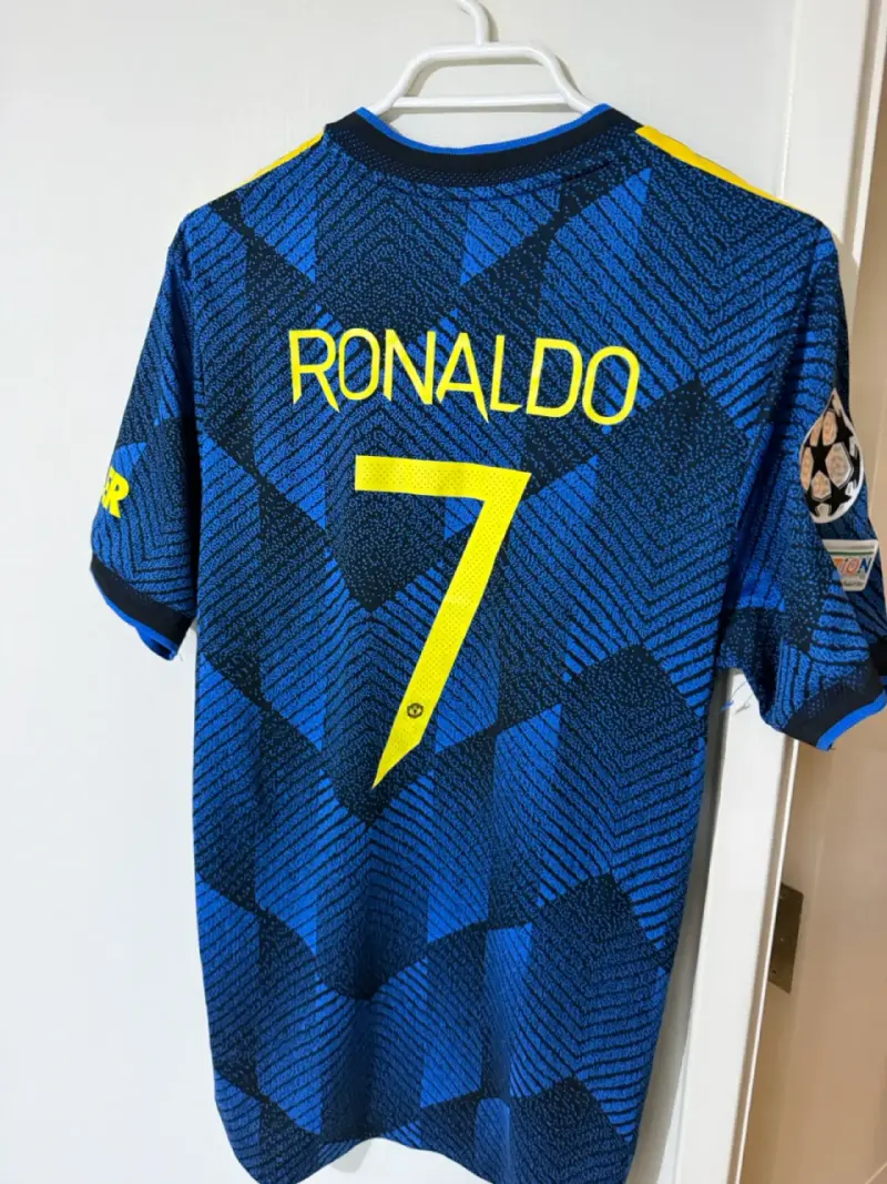 Camiseta deportiva azul Ronaldo - 1