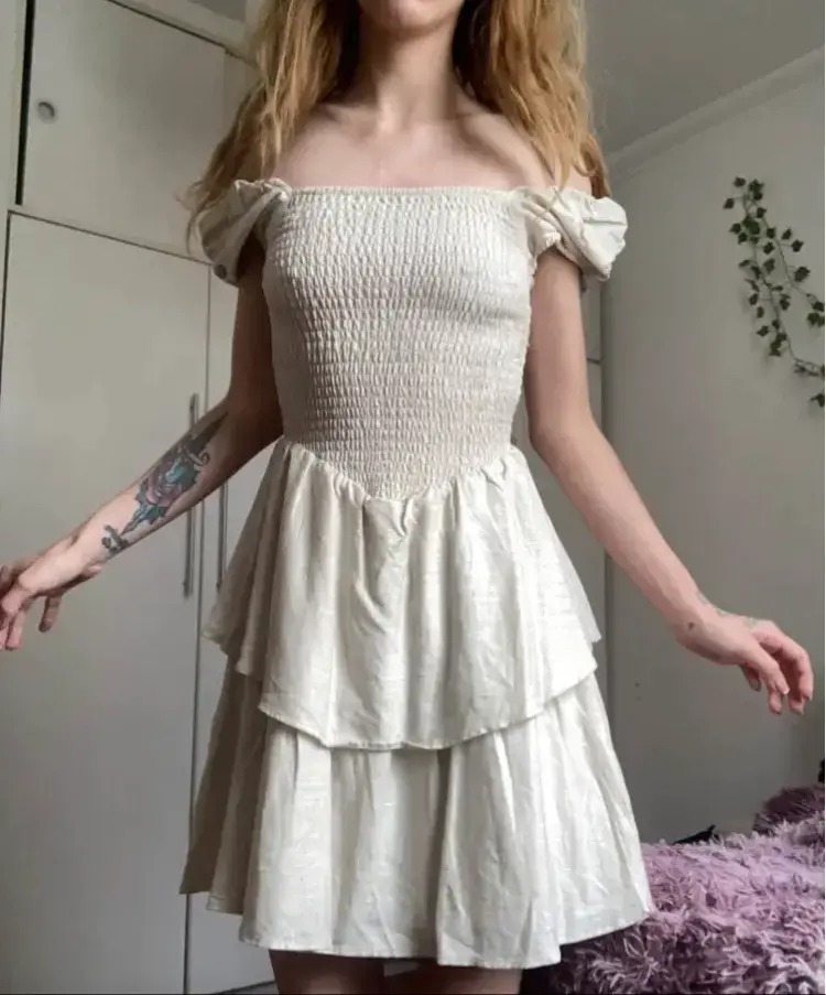 Vestido coquette fairy HyM blanco/crema