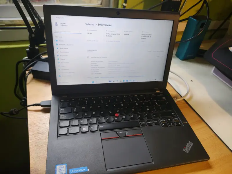 Laptop Lenovo ThinkPad usada - 6
